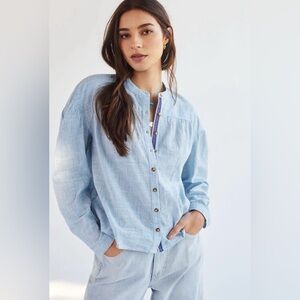 Pilcro Peasant Anthropologie Long Sleeve Button Down Blue Cropped Blouse‎ Medium
